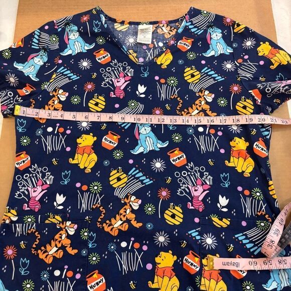 Disney, Winnie the Pooh, spring scrub top medium - Picture 11 of 12